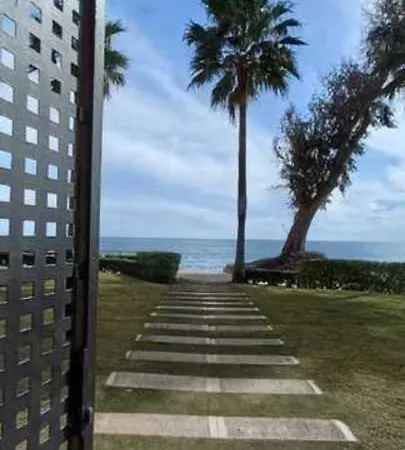 Daire Oceanfront Luxury Living *