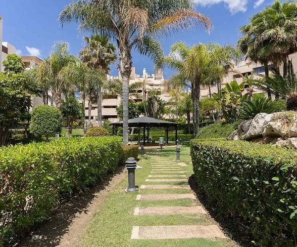 Oceanfront Luxury Living *