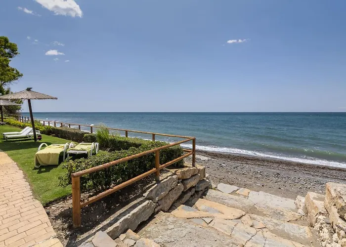 Oceanfront Luxury Living Estepona