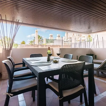 Oceanfront Luxury Living Апартаменты *